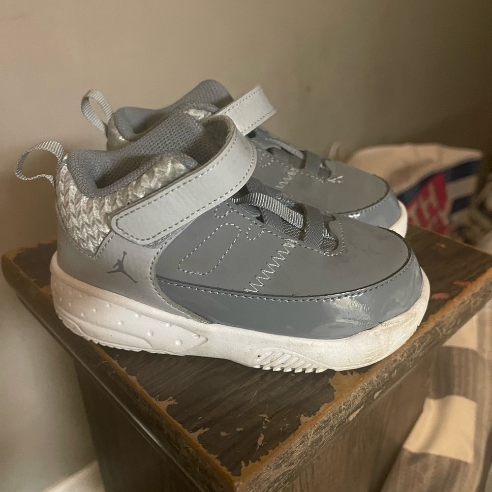 Jordan’s size 7.5